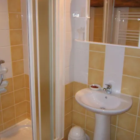 Kleines Gaestezimmer Mit Zwei Einzelbetten By Interhome * Labruguière